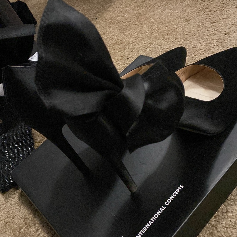INC Kaleaf Black High Heels with large Bow design! - Picture 4 of 5
